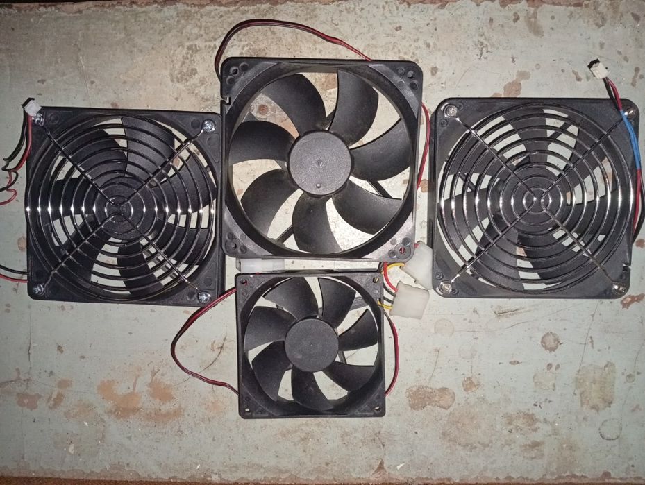 Вентилятор  120мм  12В