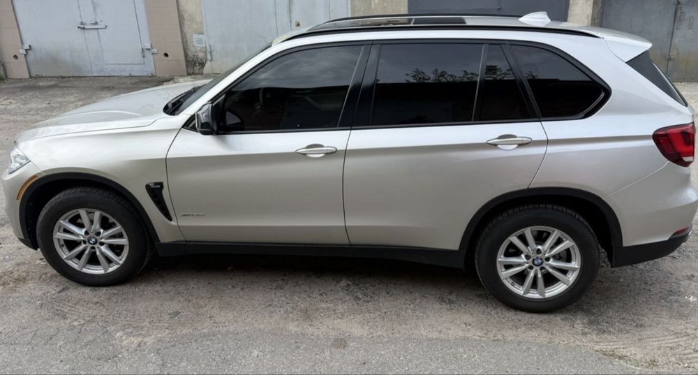 BMW X5 2015 года