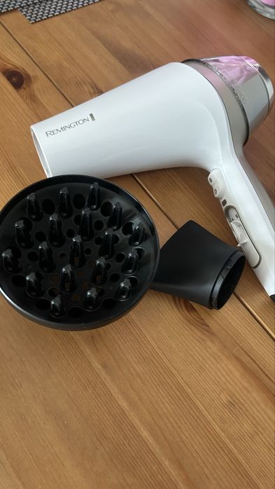 Suszarka do wlosow Remington Thermacare PRO 2400 D5720 jonizacja 2200W