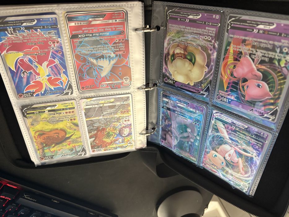 Cartas pokemon(charizard. Mew e outras)