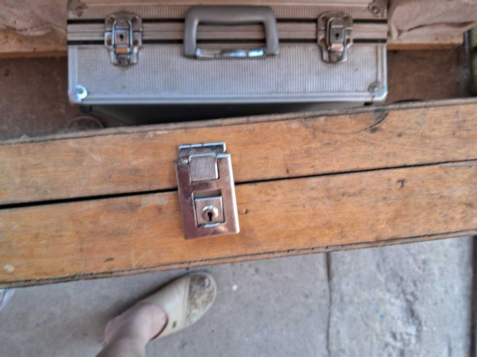 Ящик деревянный и металлический