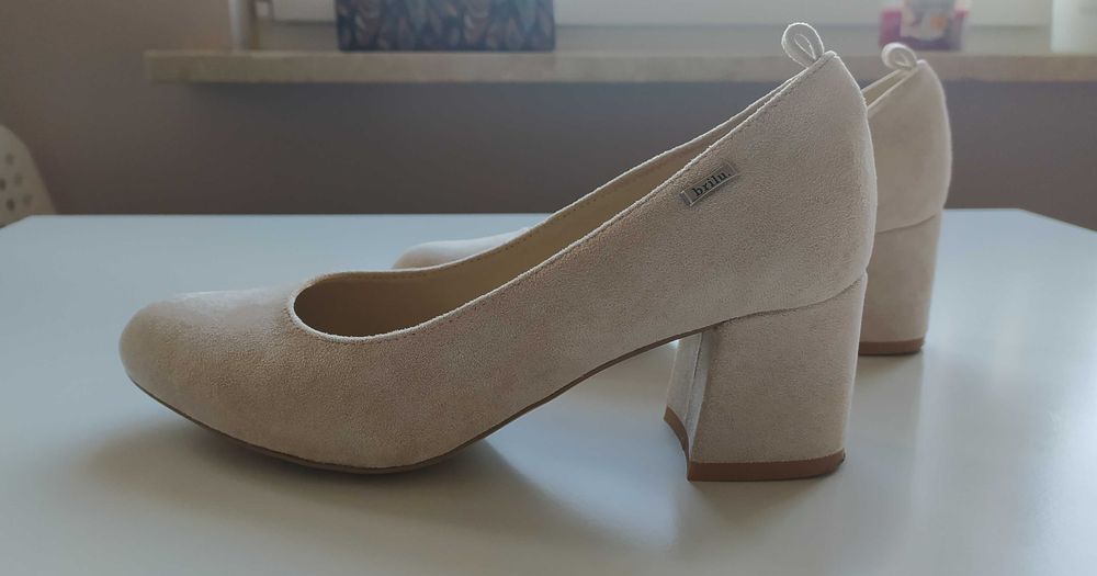 beżowe, zamszowe czółenka roz. 36 Brilu