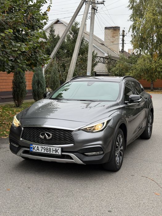 INFINITY QX30 2017 год