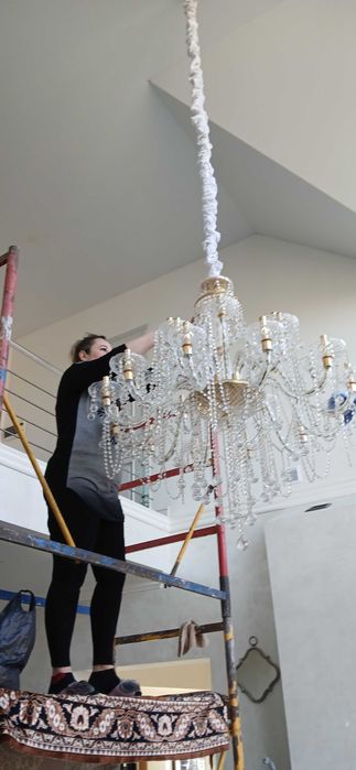 Прибирання квартир, офісів, будинків, мийка кришталевих світильників
