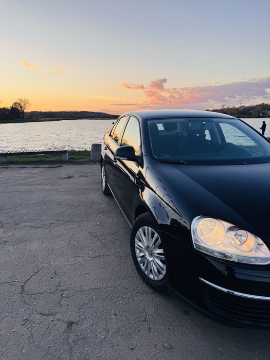 В продажі - Volkswagen Jetta 2010