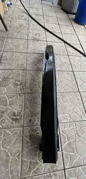 Підсилювач заднього бампера