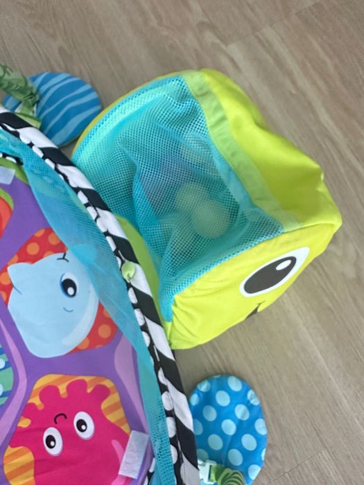 Tapete & Ginásio para Bebé com Bolas