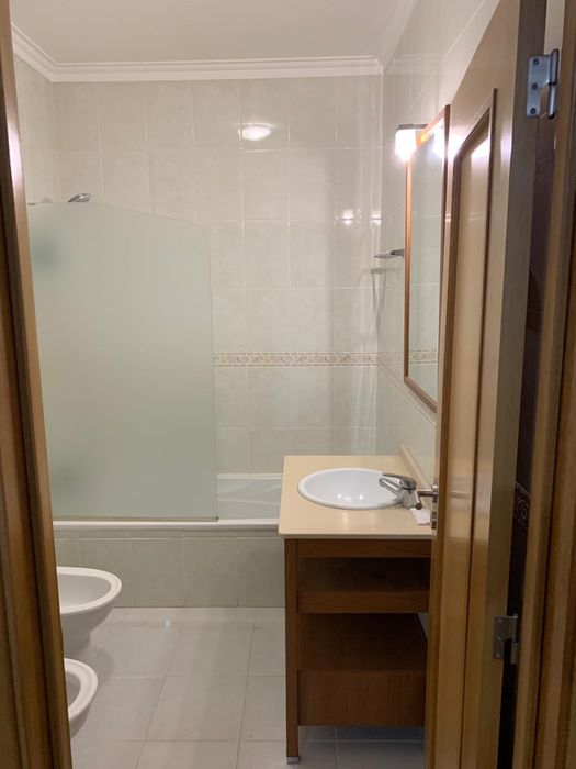 Aluga-se apartamento T3 com garagem