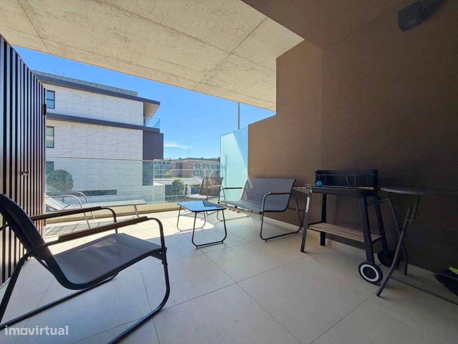 Apartamento T2, com vistas mar, a 50 metros da praia