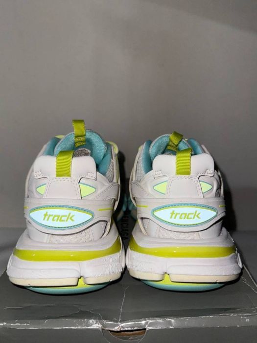Balenciaga track
