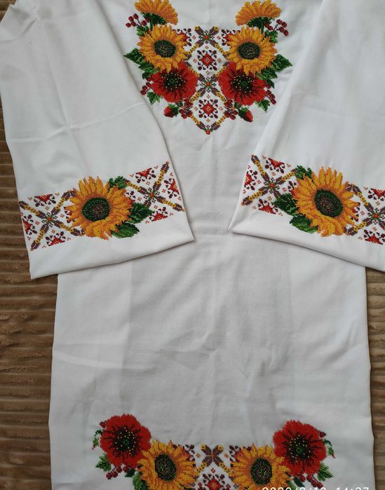 Вишите бісером плаття