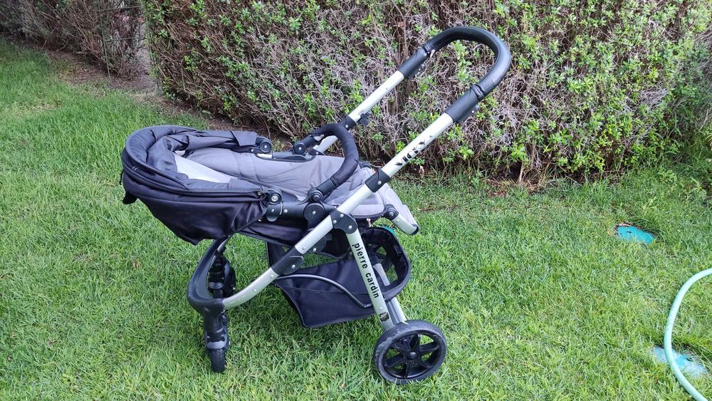 Pierre Cardin Street Set VICKY (Black) Stroller + Car Seat + Bassinet/Carrycot64730298914049122