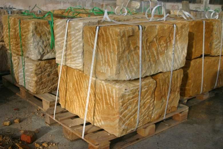 13. Kamień murowy PIASKOWIEC 40×40×80 cm łupany | Kamień naturalny |