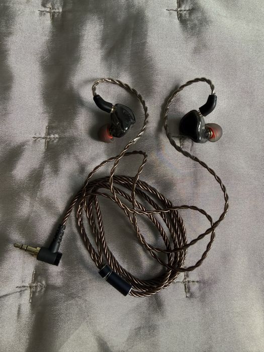 Продам навушники Fiio FH1S