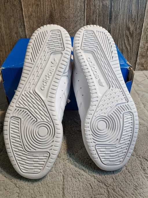 Białe Adidas Team Court 2 Str, 41,5