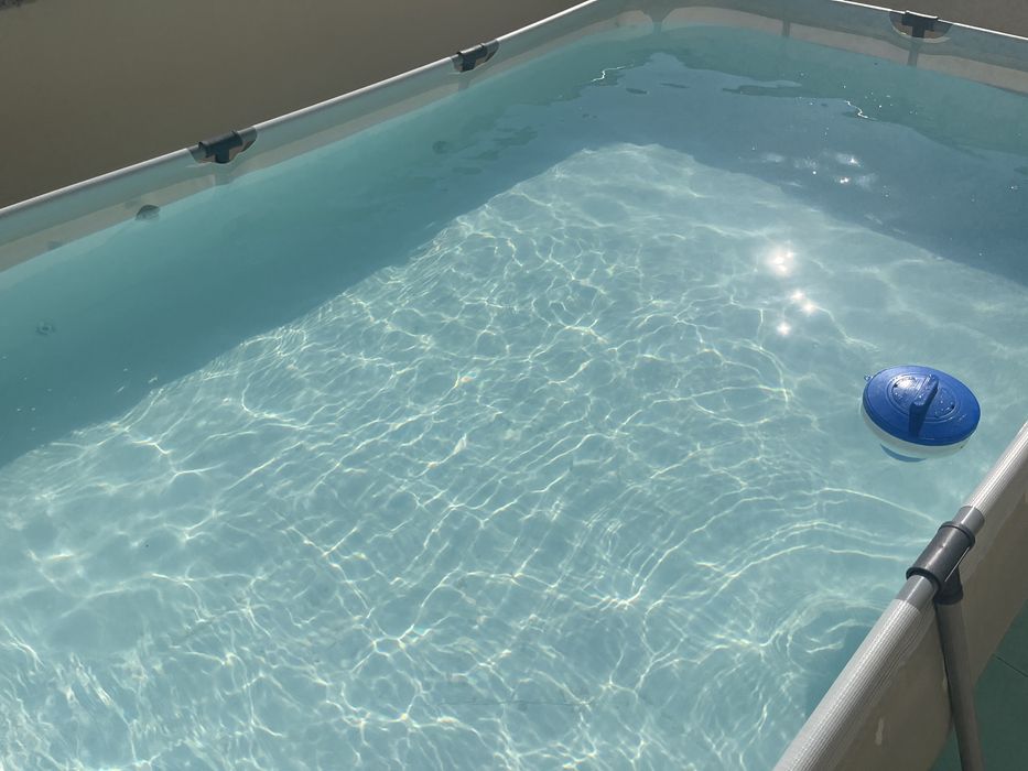 Piscina com acessorios