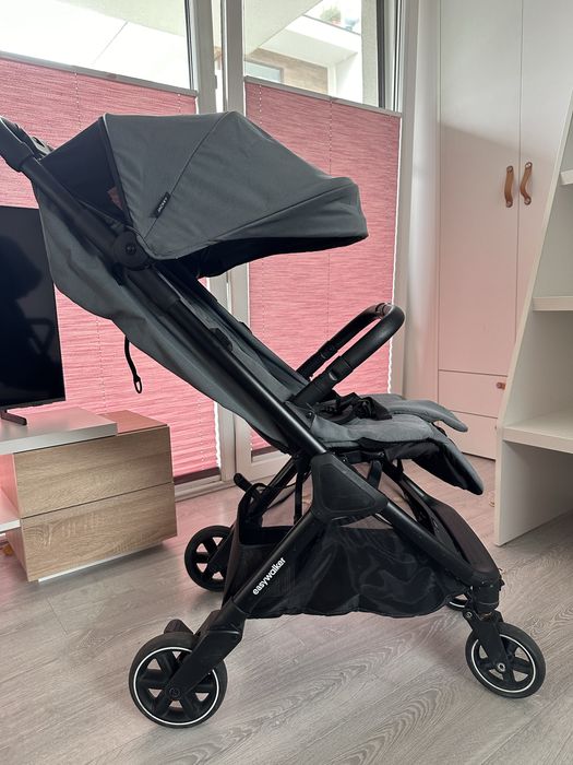 Коляска прогулочная