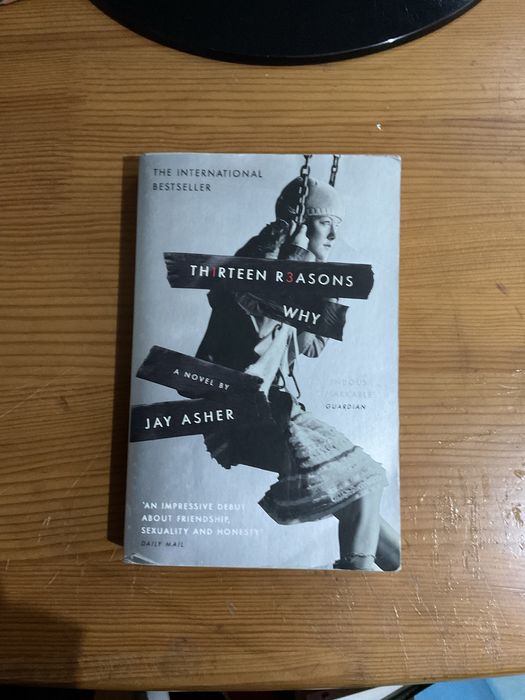 Thirteen reasons why - livro/book