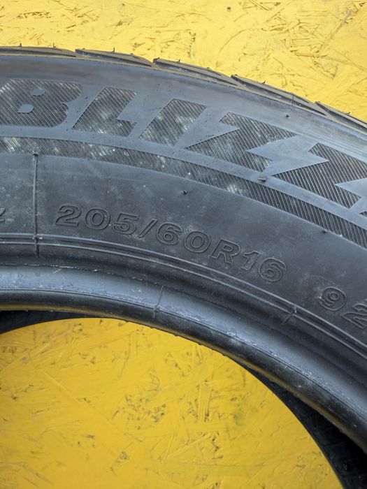 Шини Резина 205.60 R16 Bridgestone Зима