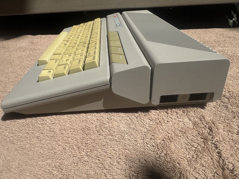 Komputer Atari 65XE  128 KB RAM ( po kompletnym serwisie)