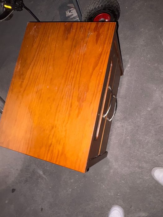 Banca cabeceira castanha com vidro