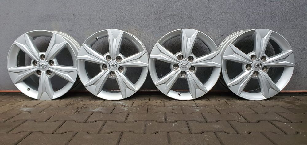 17 5x114,3 Toyota oryginalne