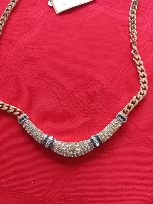 Gargantilha com brilhantes e pedras azuis da marca S