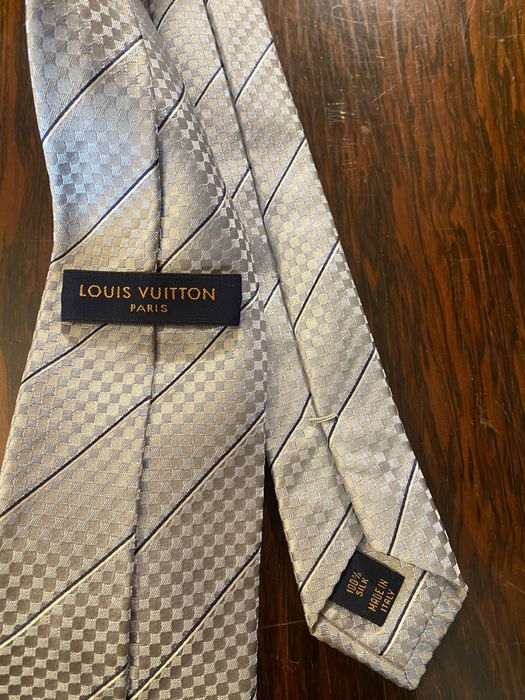 Gravata em seda de marca