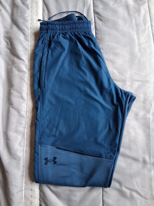 Calças desportivas Under Armour.