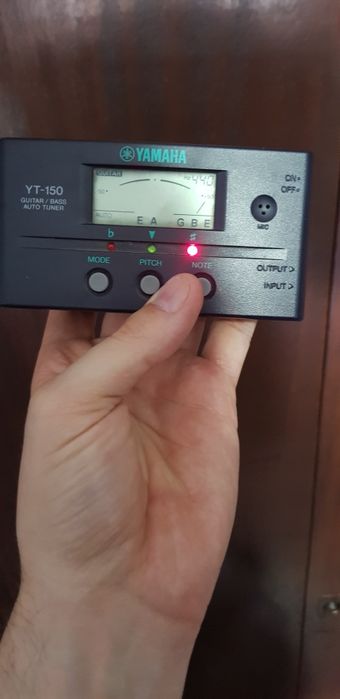 Afinador Yamaha YT-150