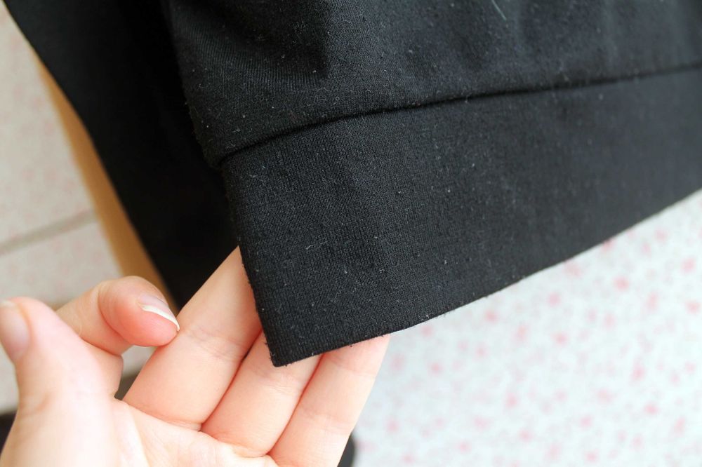 czarna bluza bluzka z ozdobnym wiązaniem z przodu