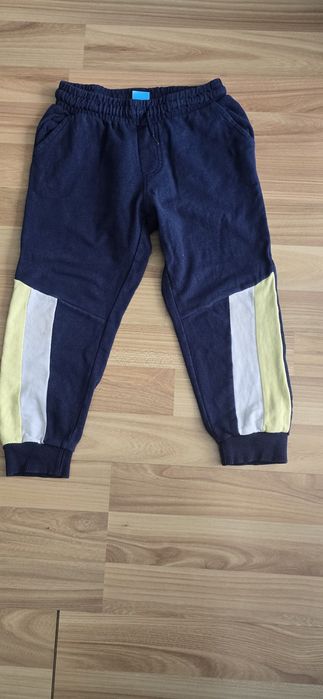 Spodnie dresowe 104 czarne granat