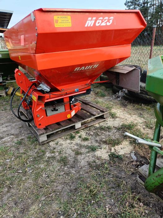 Rozsiewacz nawozów RAUCH 935