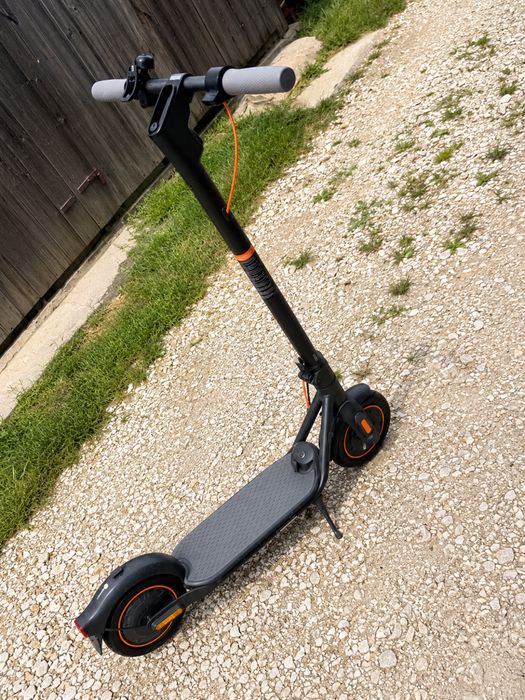Hulajmoga elektryczna Ninebot Segway