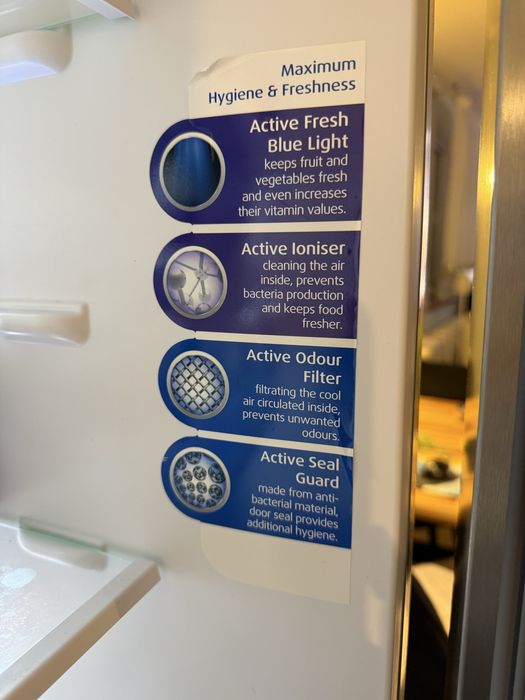 Lodówka typ side by side marki BEKO