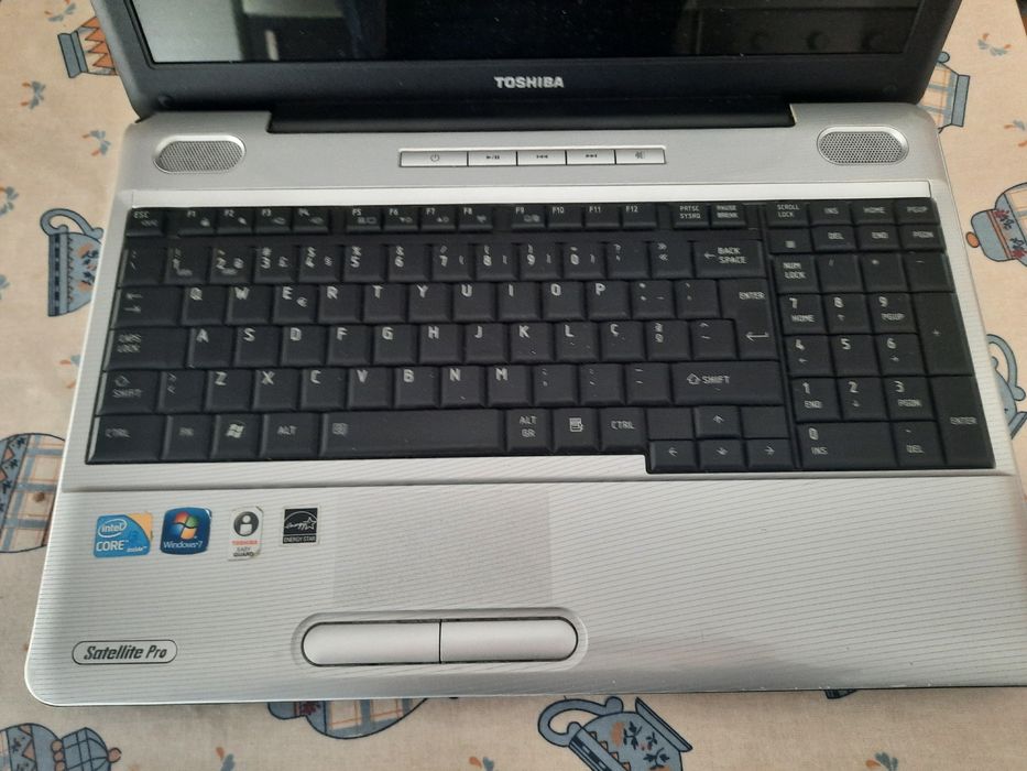 Portátil Satellite Toshiba L500, dois portáteis para peças.