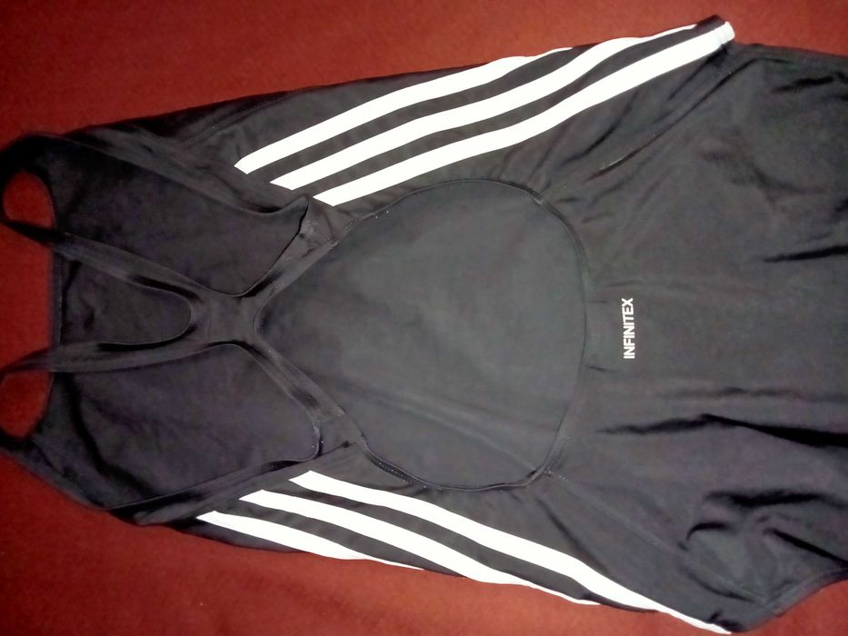 Strój kąpielowy damski adidas.