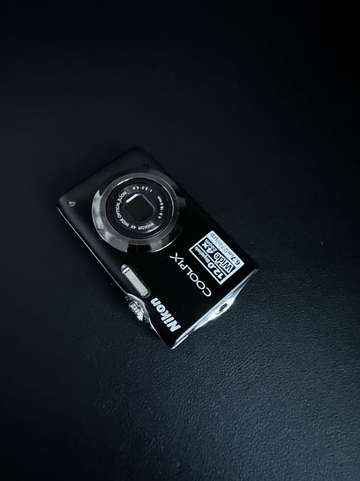 Nikon Coolpix компактний цифровий фотоапарат