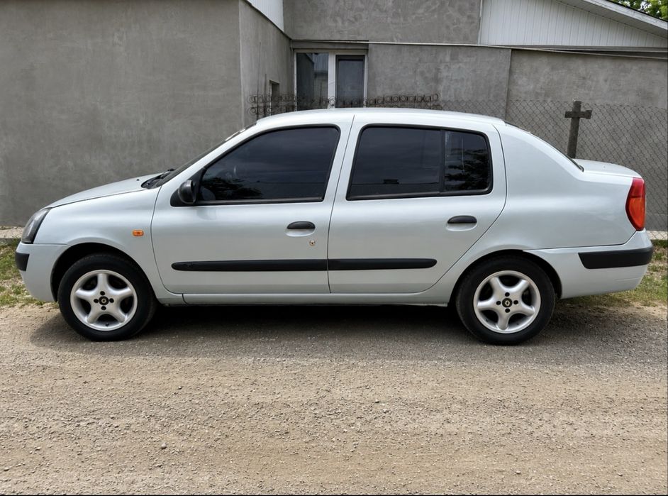 Renault Symbol 2003