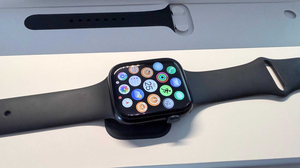 Apple Watch Series 8 GPS 45 mm preto