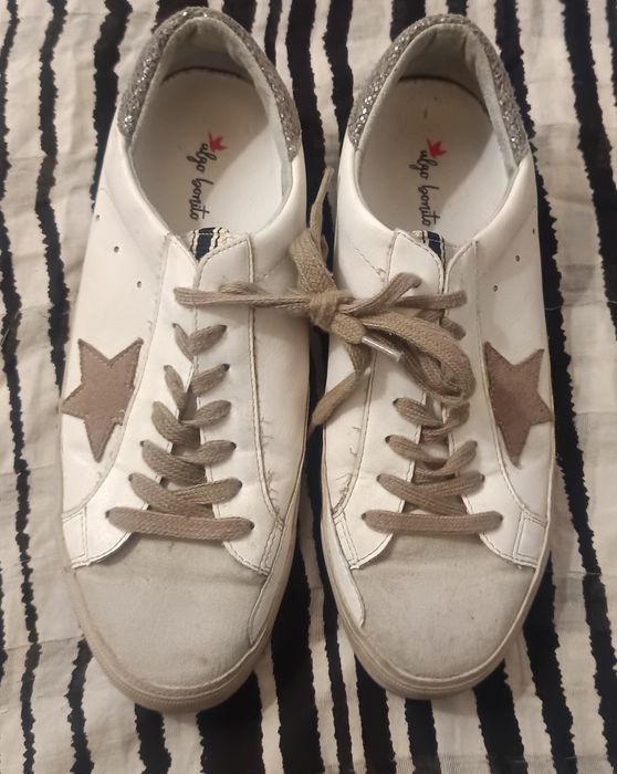 Tênis  brancos Corina 37