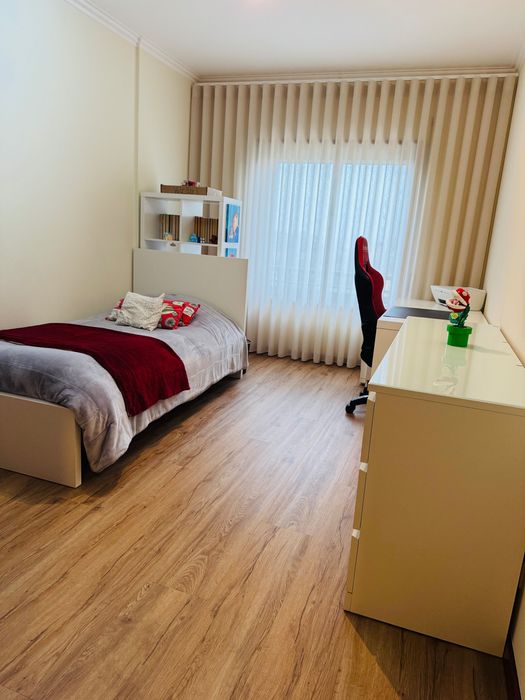 FANTÁSTICO Apartamento T3 (Completamente Remodelado) Paços de Brandão