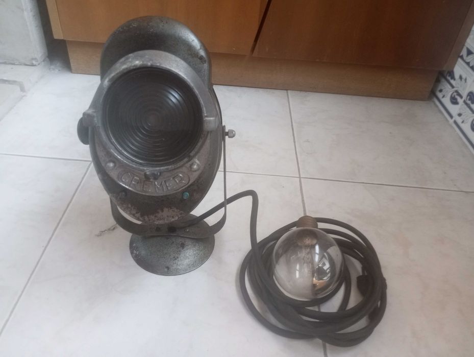 Projector de luz antigo Cremer