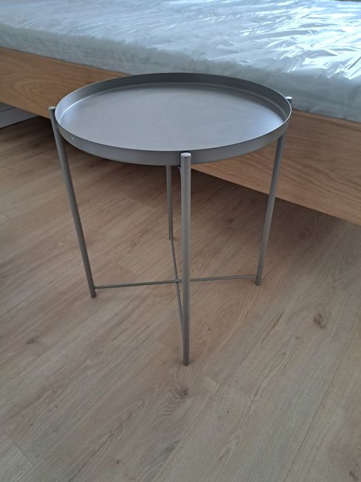 Stolik  szarobeżowy/ kaszmir