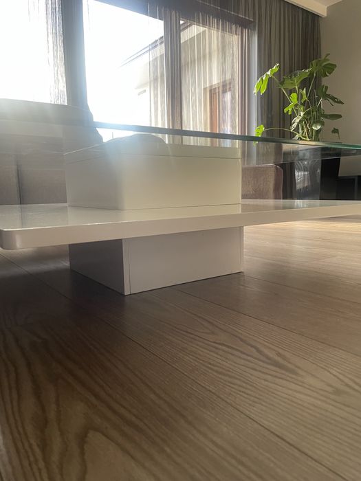 Stolik kawowy biały