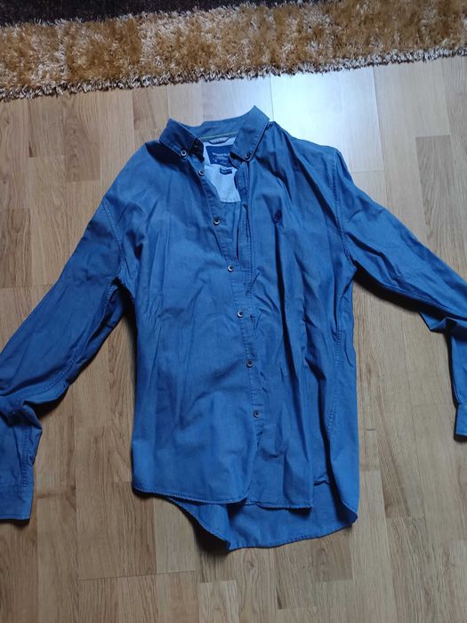 Camisola Levis e camisas