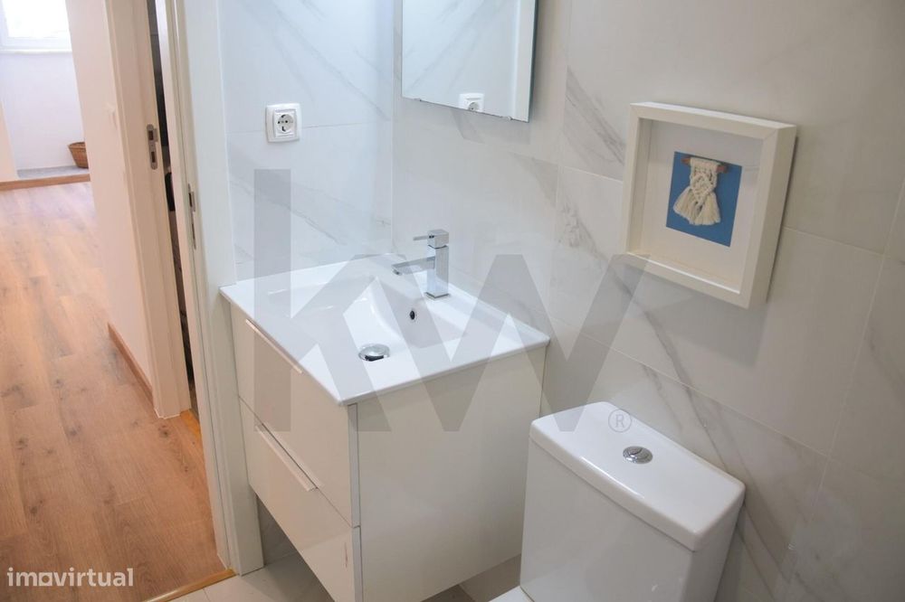 ✨ T1 Renovado no Dafundo: Conforto e Modernidade junto ao Tejo ✨