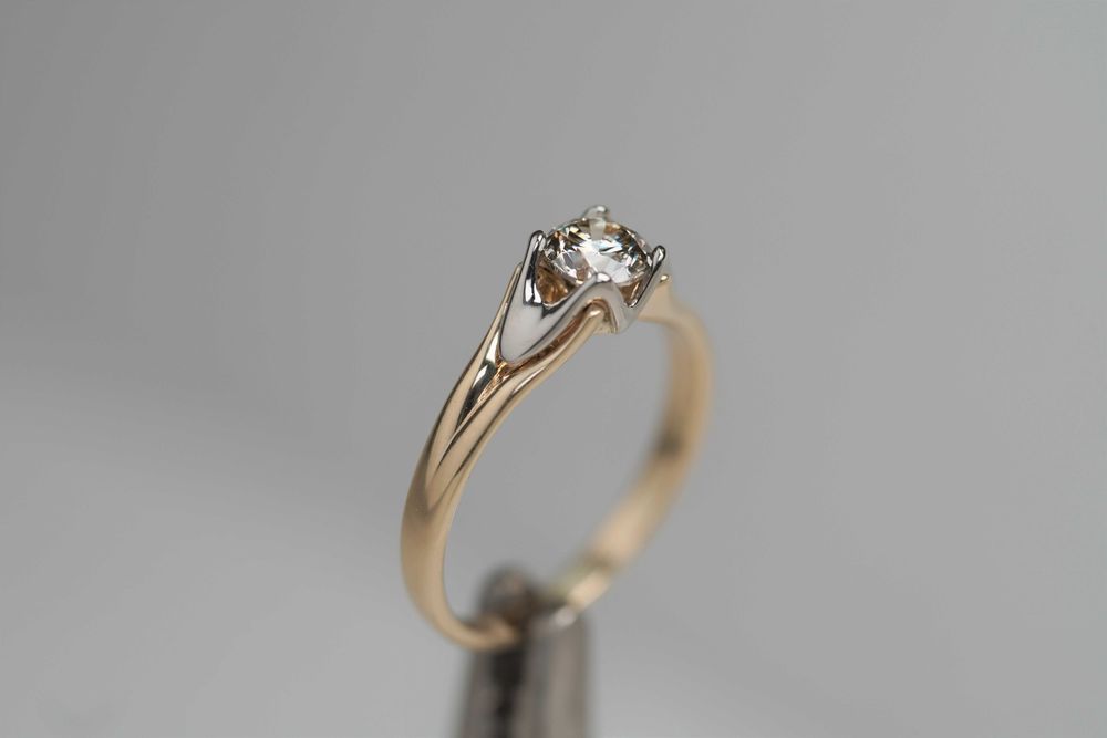 Pierścionek 585 zaręczynowy z diamentem gray 0,51 CT VS1 R13 Certyfika