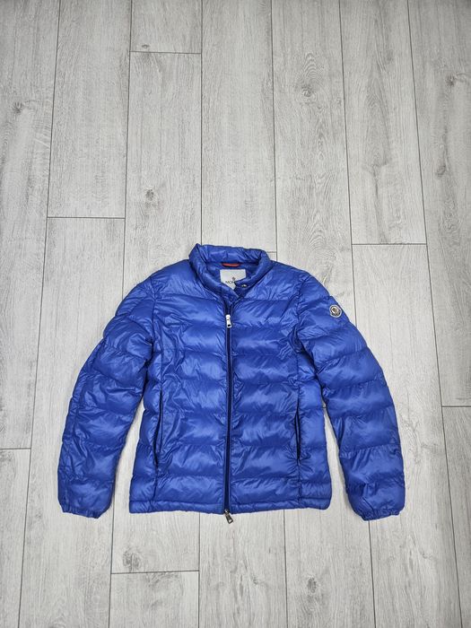 Moncler kurtka pikowana puchowa bomberka logo