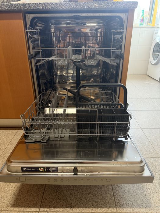 Máquina de Lavar Loiça Electrolux